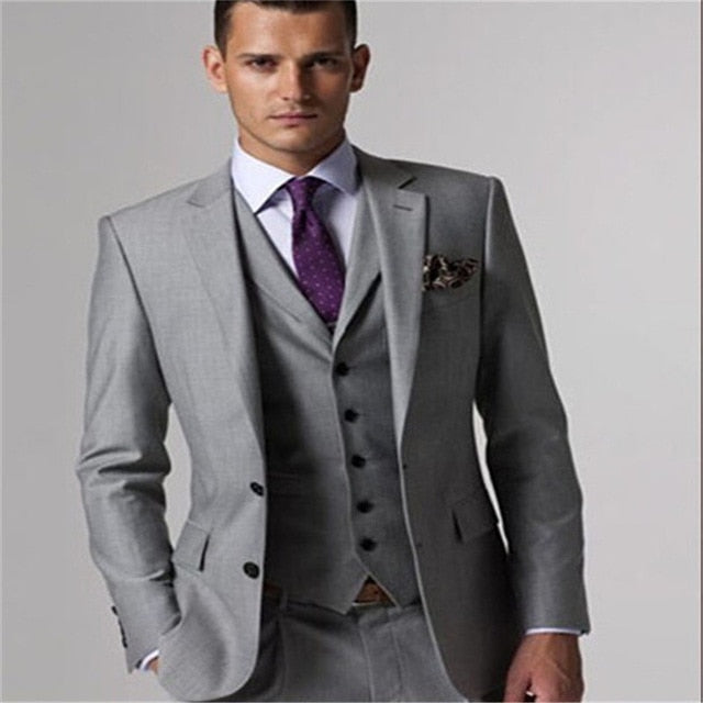 Nueva moda guapo gris oscuro traje de hombre traje de novio trajes de boda para los mejores hombres Slim Fit novio esmoquin para hombre (chaqueta + chaleco + pantalón)