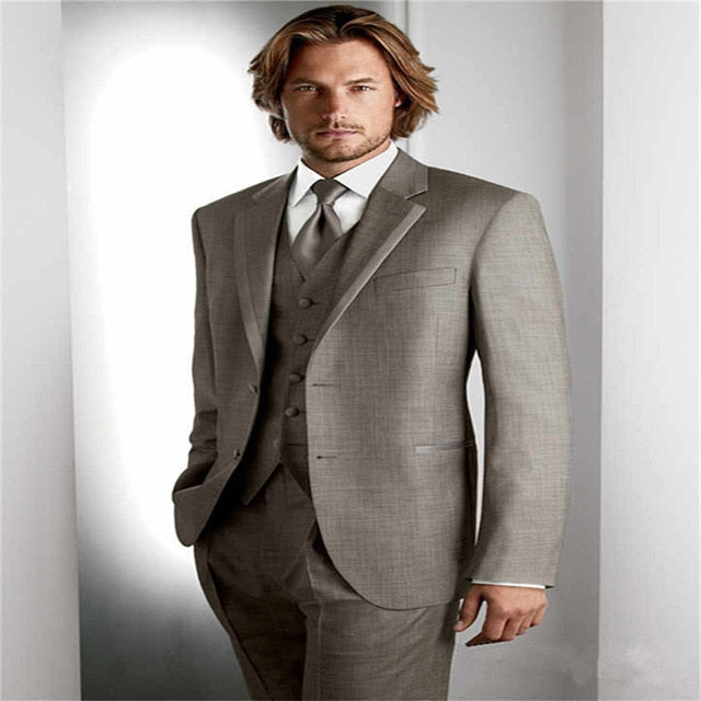 Nueva moda guapo gris oscuro traje de hombre traje de novio trajes de boda para los mejores hombres Slim Fit novio esmoquin para hombre (chaqueta + chaleco + pantalón)